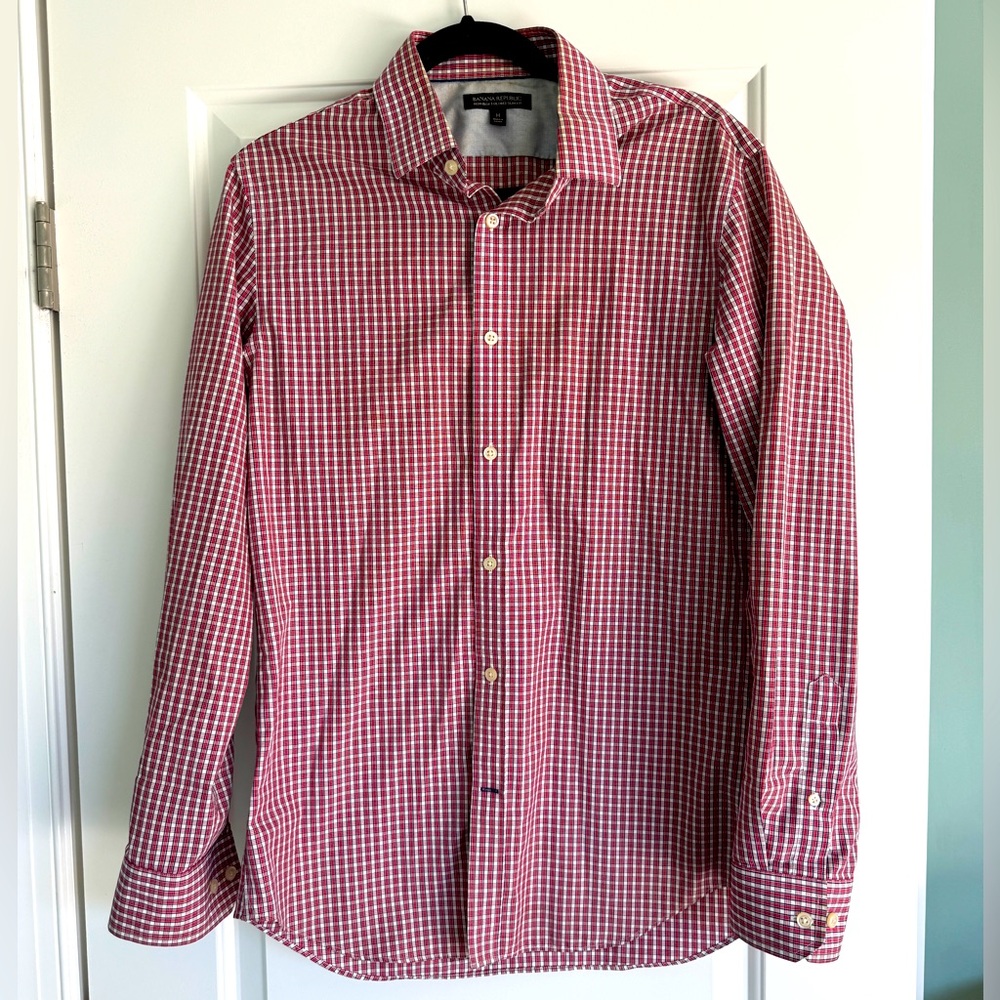 Banana Republic Men's  No Iron Tailored Slim Fit shirt
